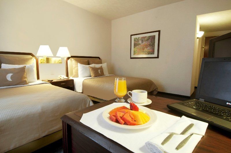 Fiesta Inn Toluca Tollocan Room photo